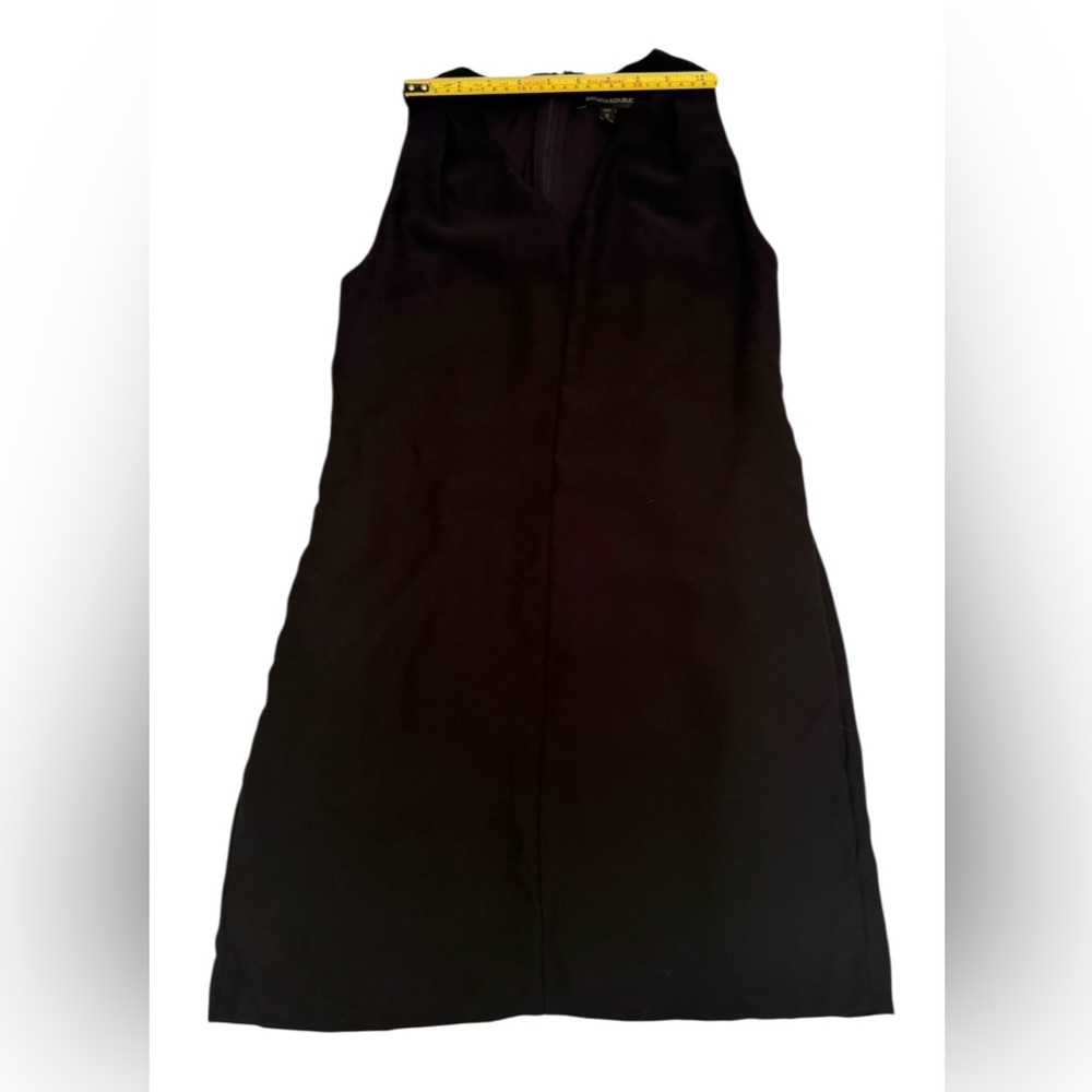Banana Republic Women’s Black Sleeveless V-Neck Shift Dress Petite 0 Side Pocket - Picture 5 of 15